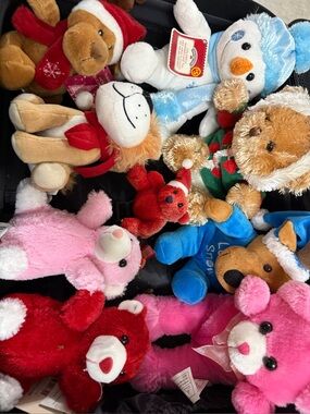 Lot of 9 Xmas Plush Toys 2006–2007 Era Hershey’s Holiday Collection Some Tagged